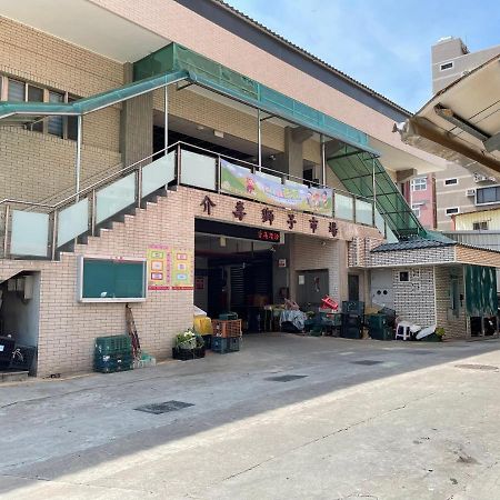 Zucuo Homestay Nangan Esterno foto