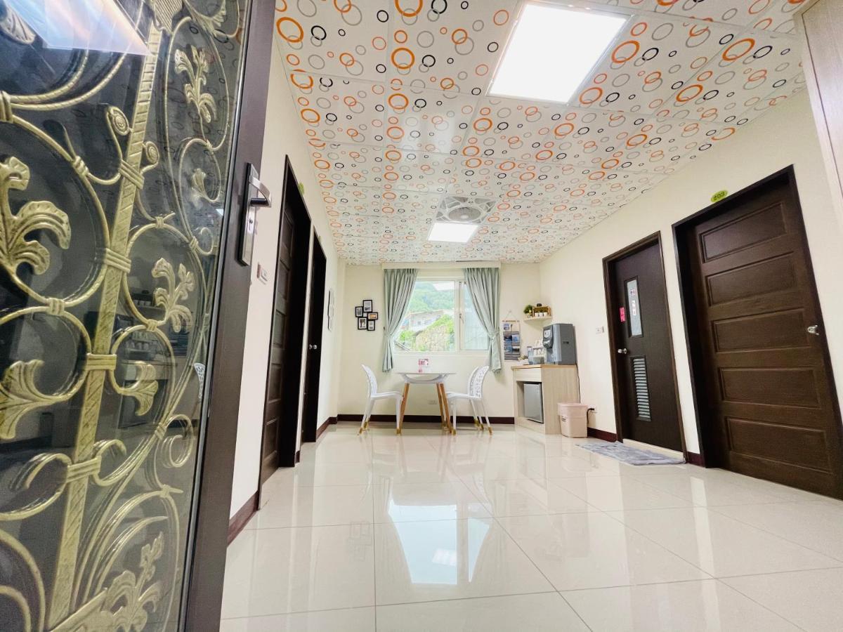 Zucuo Homestay Nangan Esterno foto