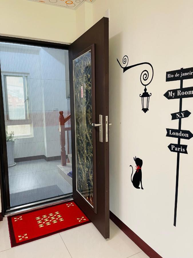 Zucuo Homestay Nangan Esterno foto