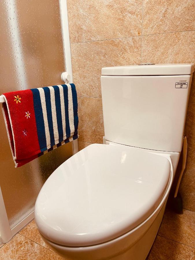Zucuo Homestay Nangan Esterno foto